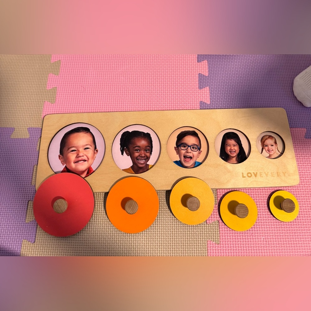 Lovery Circle of Friends Puzzle